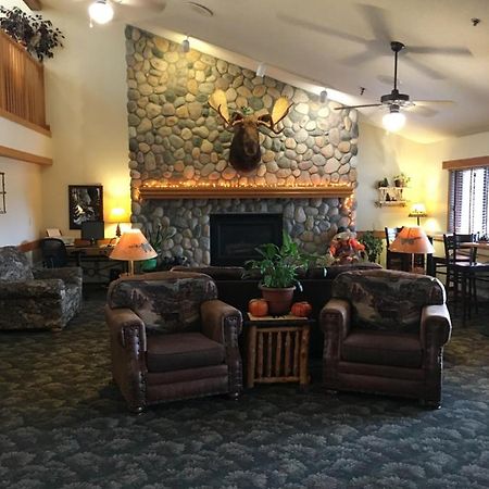 Moose Lake Lodge & Suites Ngoại thất bức ảnh