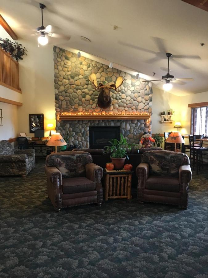 Moose Lake Lodge & Suites Ngoại thất bức ảnh