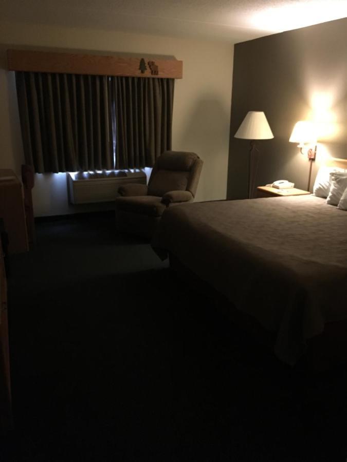 Moose Lake Lodge & Suites Ngoại thất bức ảnh